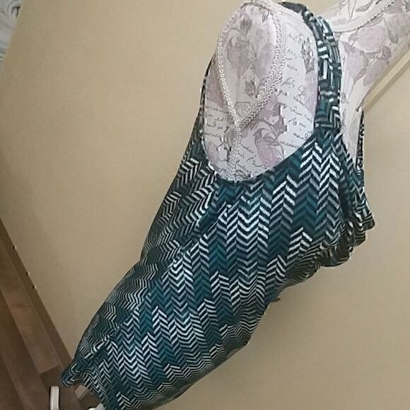 NWOT. WHBM MULTI COLOR COWL NECK - Picture 4 of 6